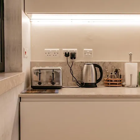 Luxury In St Paul's Bay Apartman *